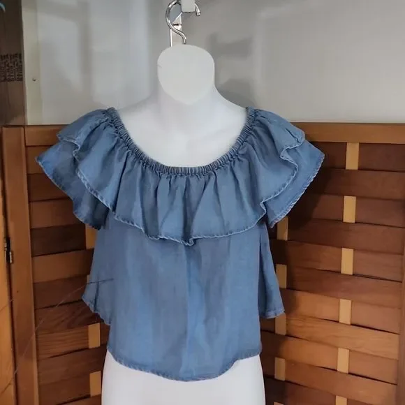 Denim off the shoulder crop top - Picture 4 of 9